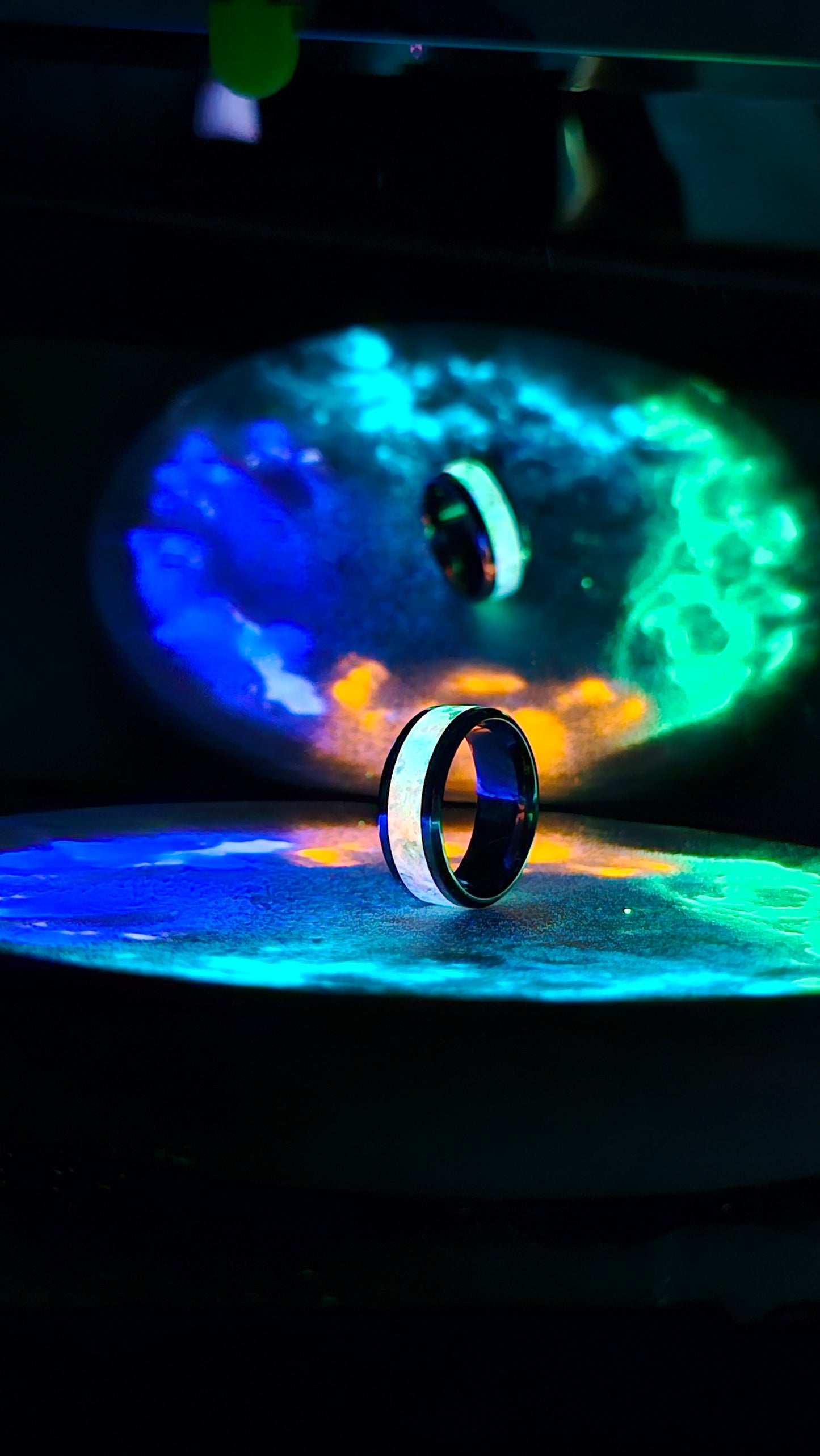 đMulticolor Glow Opal Ring â White Ceramic Bandâ¨