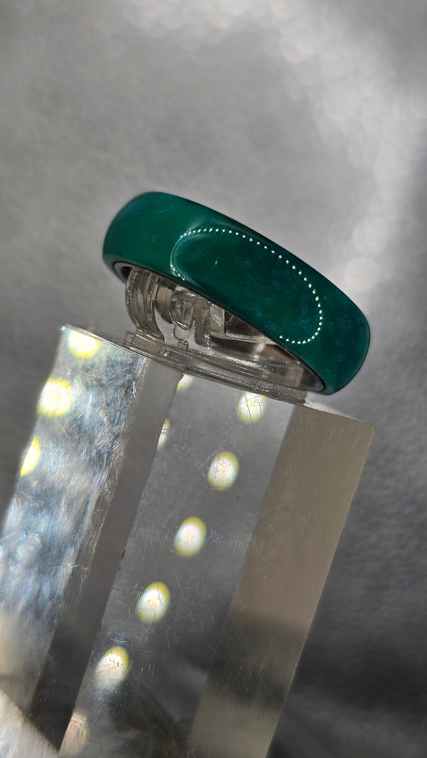 Prism Forge – Color-Shift Ring with Cosmic Texture