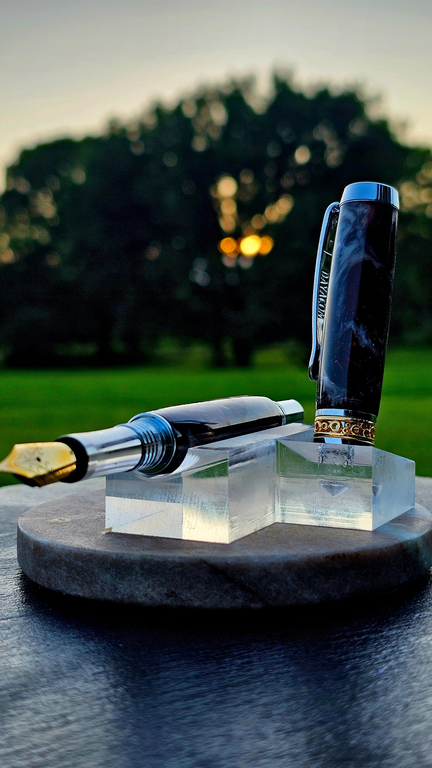 Luxury Marbled Fountain Pen β Executive Writing Instrument with Gold & Silver Accents