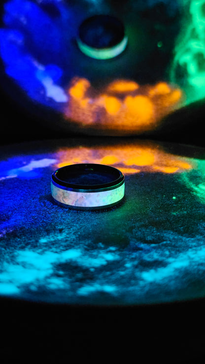 🌈Multicolor Glow Opal Ring – White Ceramic Band✨