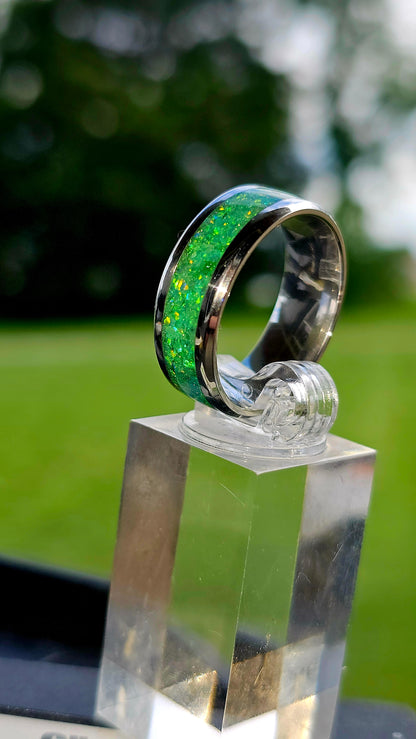 Evergreen Ring – Rugged Elegance with Emerald-Toned Woodland Inlay