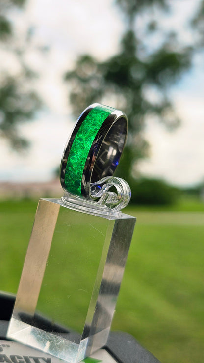 Evergreen Ring – Rugged Elegance with Emerald-Toned Woodland Inlay
