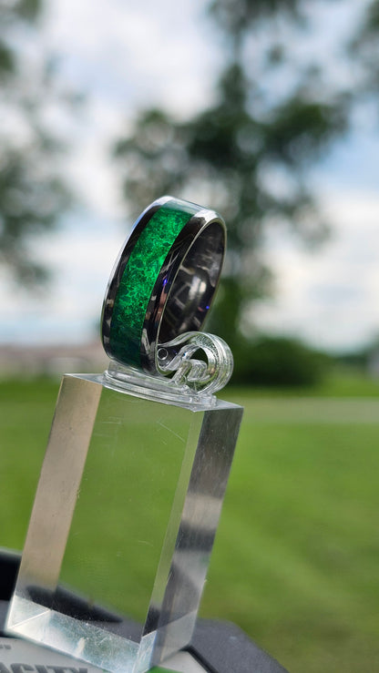 Evergreen Ring – Rugged Elegance with Emerald-Toned Woodland Inlay