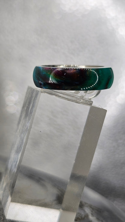 Prism Forge – Color-Shift Ring with Cosmic Texture