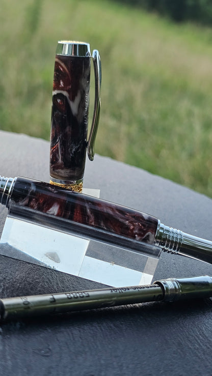 Luxury Marbled Fountain Pen – Executive Writing Instrument with Gold & Silver Accents