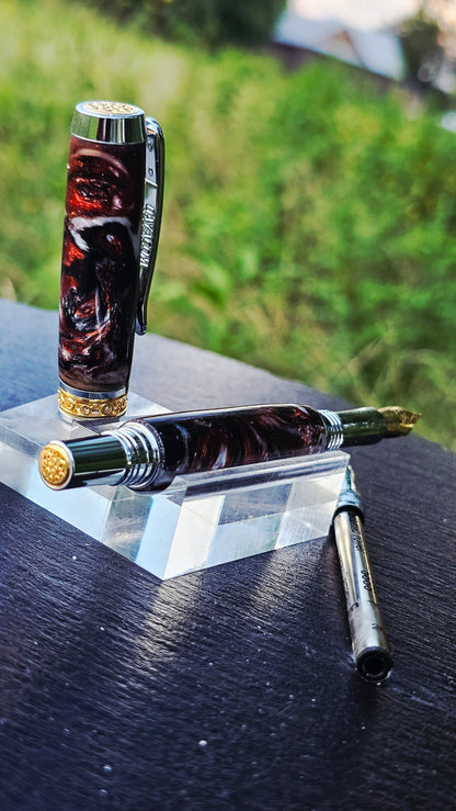 Luxury Marbled Fountain Pen – Executive Writing Instrument with Gold & Silver Accents