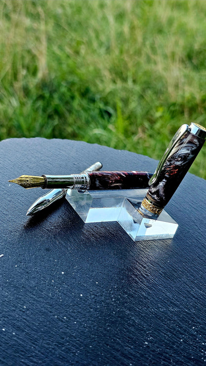 Luxury Marbled Fountain Pen – Executive Writing Instrument with Gold & Silver Accents