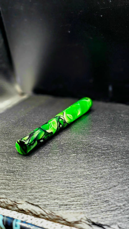 Artisan Emerald Foutain Pen – Silver & Gold Accent Nib, Bold Resin Swirl Design