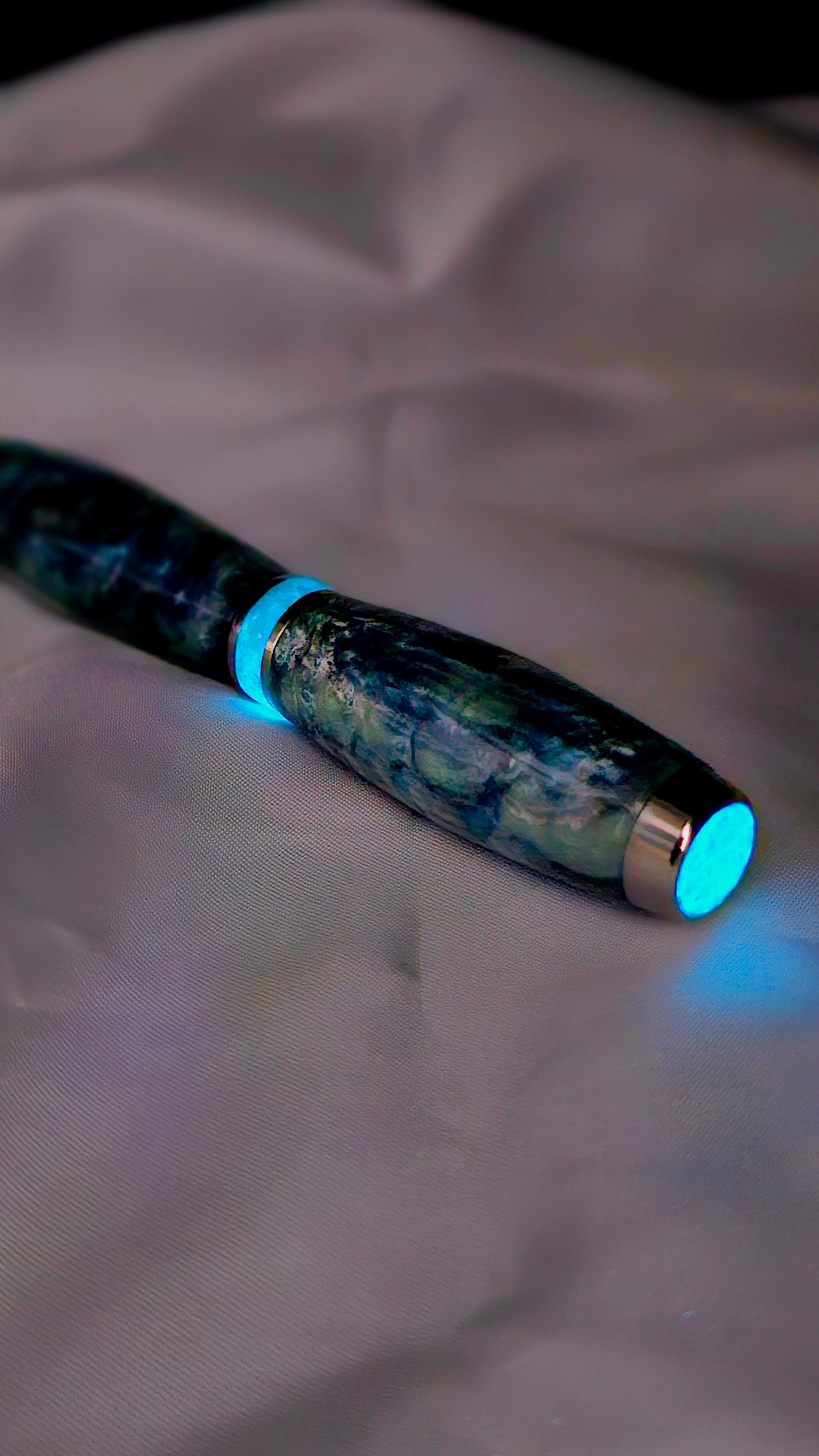 One Of a Kind Handmade Fountain pen with Hand-Poured Resin and a Custom-made Collar