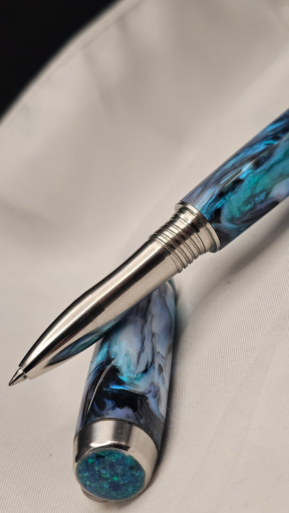 𝒯𝒾𝒹𝒶𝓁 𝒮𝓊𝓇𝒻 One of a kind fountain or roller ball pen