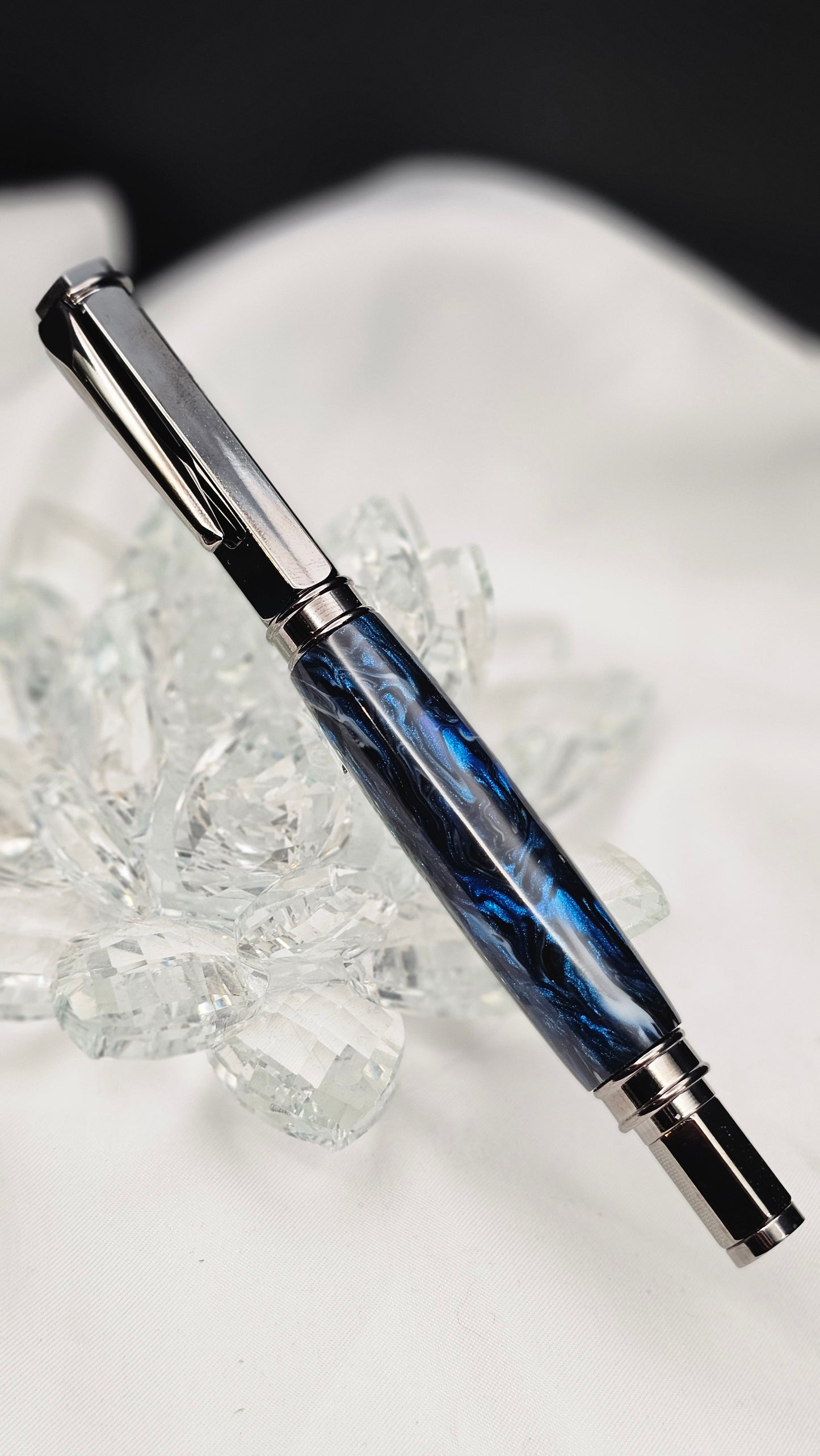 Hand-poured Resin Vertex Fountain pen